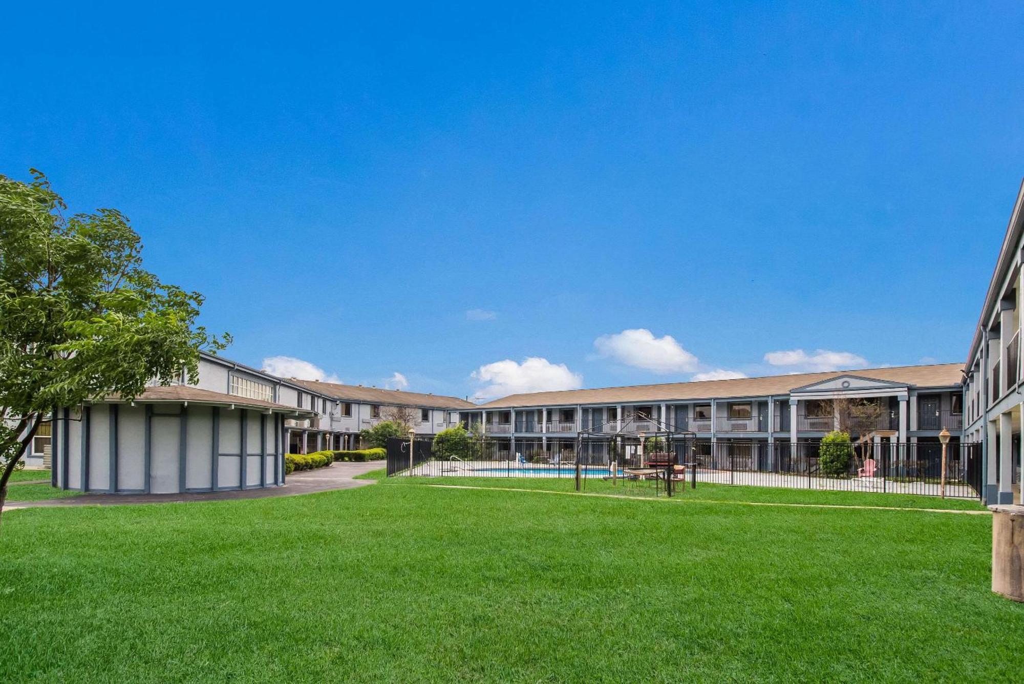 Rodeway Inn Conference Center 보몬트 외부 사진