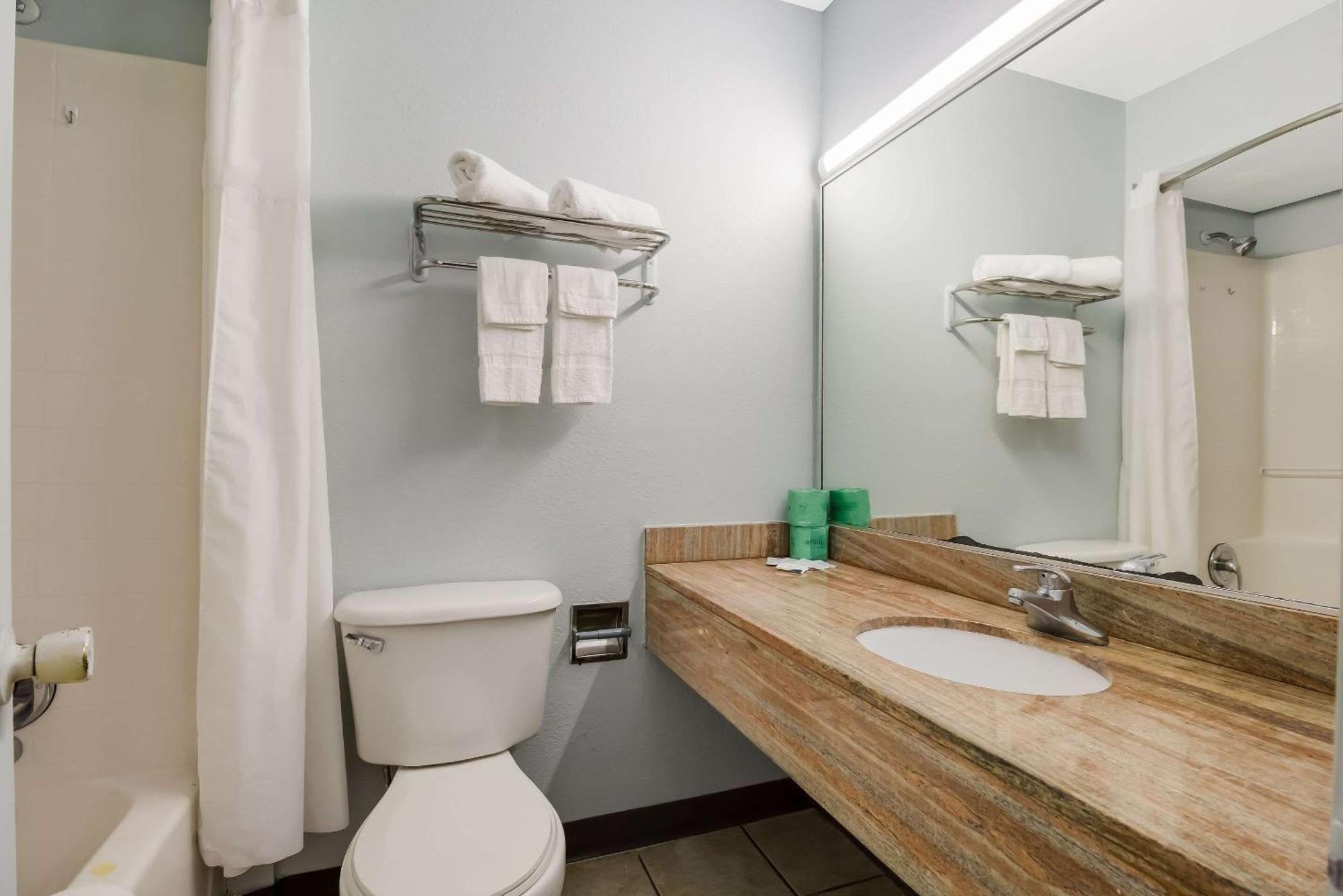 Rodeway Inn Conference Center 보몬트 외부 사진